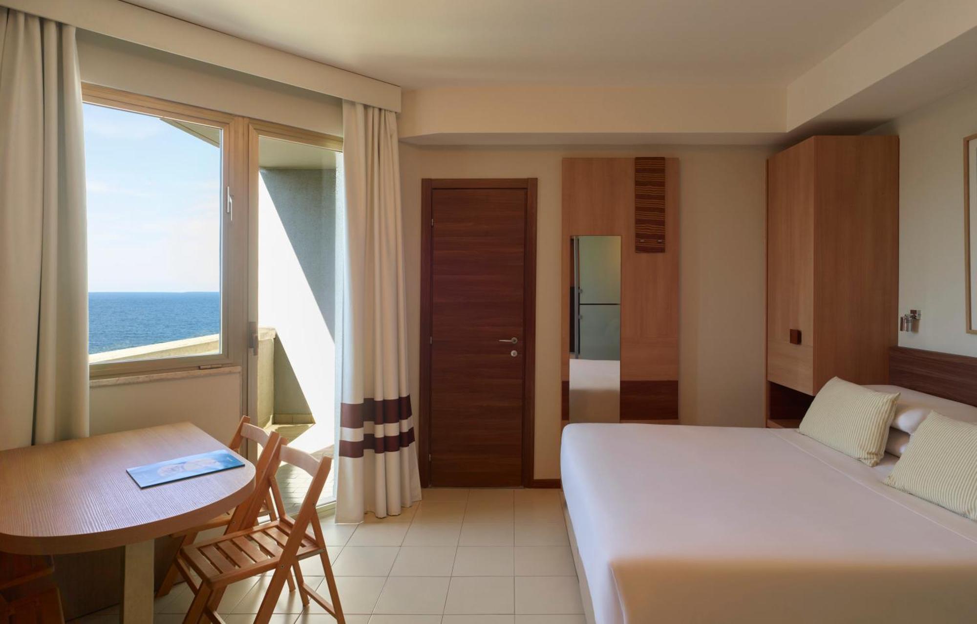 Serena Majestic Residence Montesilvano Marina Szoba fotó