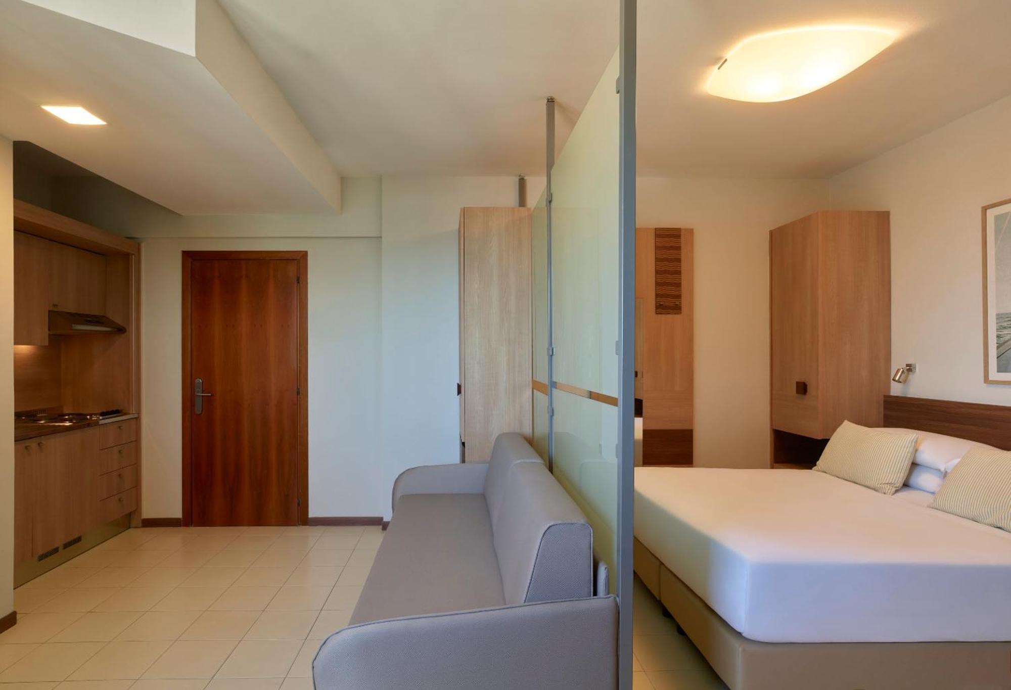 Serena Majestic Residence Montesilvano Marina Szoba fotó