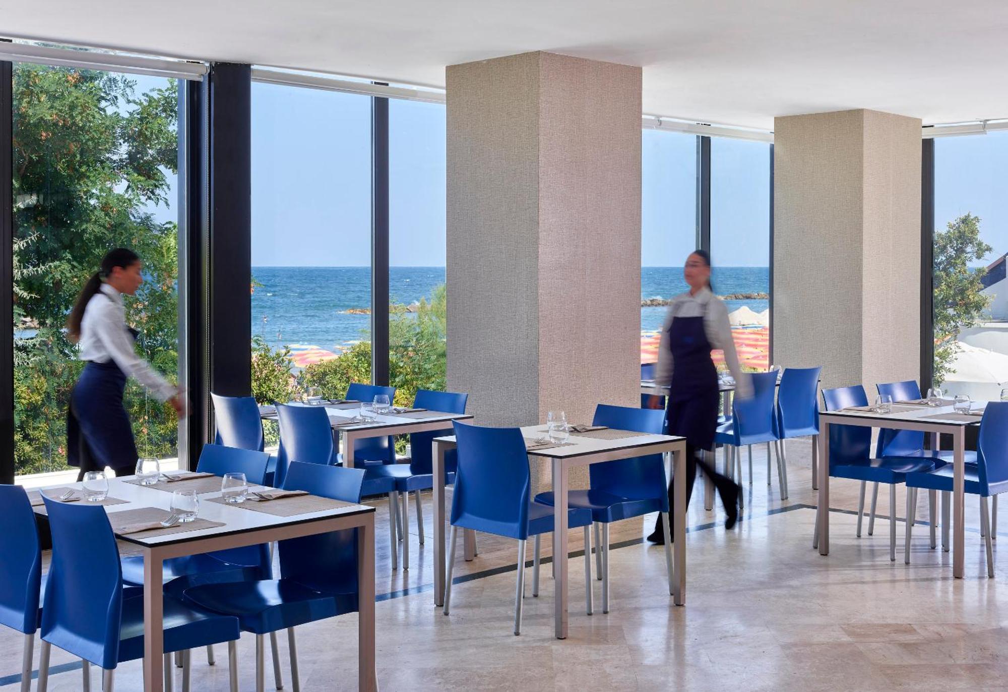 Serena Majestic Residence Montesilvano Marina Kültér fotó